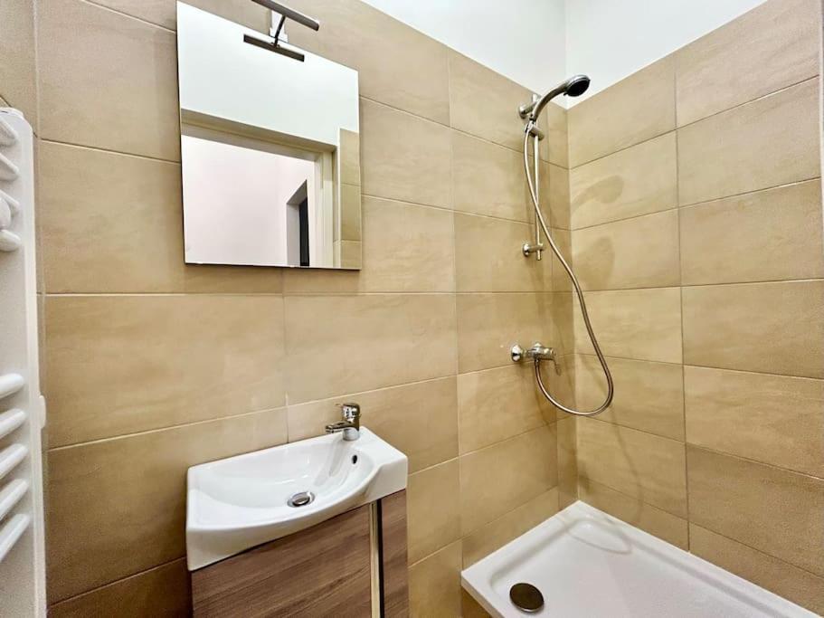 Ferienwohnung 15 Min To Center - Free Parking - Sunny & Quiet Wien Exterior foto
